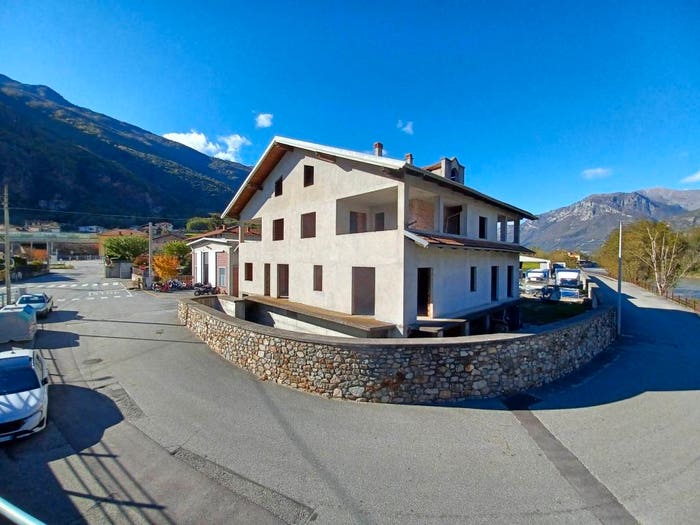 Casa con 6 locali in vendita in Via Ganassini, Tavagnasco