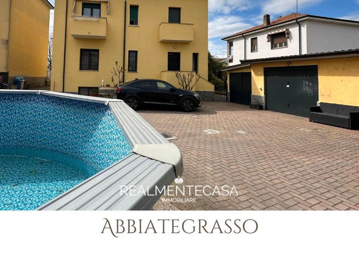 Casa con 6 locali in vendita in Viale Gian Galeazzo Sforza, Abbiategrasso