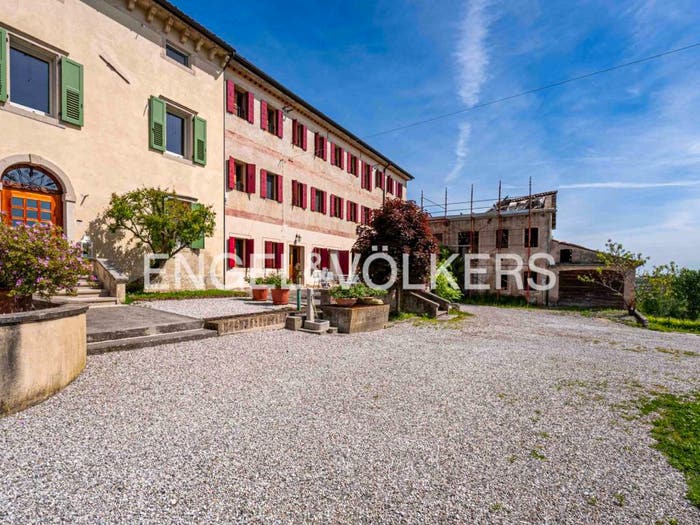 Casa con 6 locali in vendita in Via Menarè, Conegliano