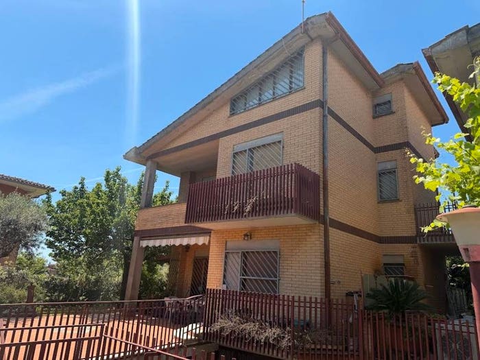 Casa con 5 locali in vendita in Viale Umberto Giordano, Zona Valcanneto Ceri Borgo San Martino, Cerveteri