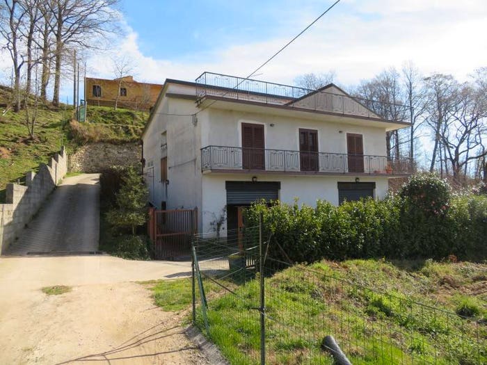 Casa quadrilocale in vendita in Vico Dante Alighieri, Angoli, Serrastretta