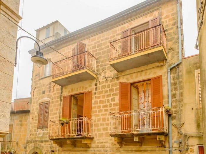Appartamento trilocale in vendita in Via Bruno, Centro, Calascibetta