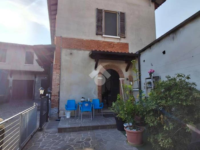 Appartamento trilocale in vendita in via Mazzini, Ostiano