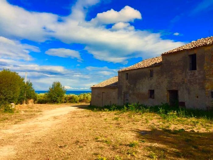 Casa con 6 locali in vendita in Cupra Marittima