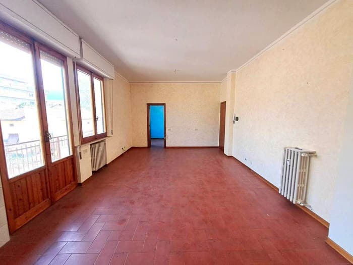 Appartamento trilocale in vendita in Via S Caterina, Centro, Poggibonsi