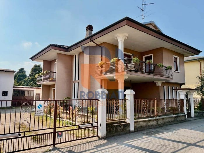 Casa con 6 locali in vendita in Via Nuova, Sairano, Zinasco