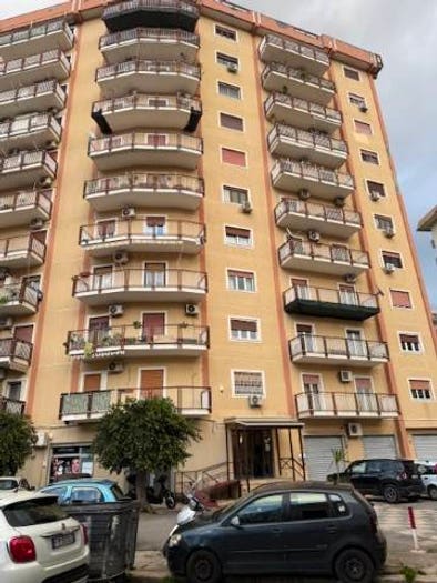 Casa quadrilocale in vendita in Via Camillo Camilliani, Uditore Leonardo Da Vinci Alta, Palermo