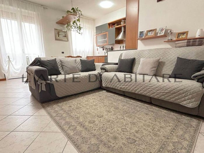 Appartamento trilocale in vendita in Via per Saronno, Origgio
