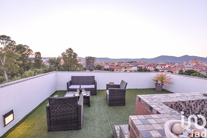 Appartamento con 5 locali in vendita in Via Guido d'Arezzo, Olbia