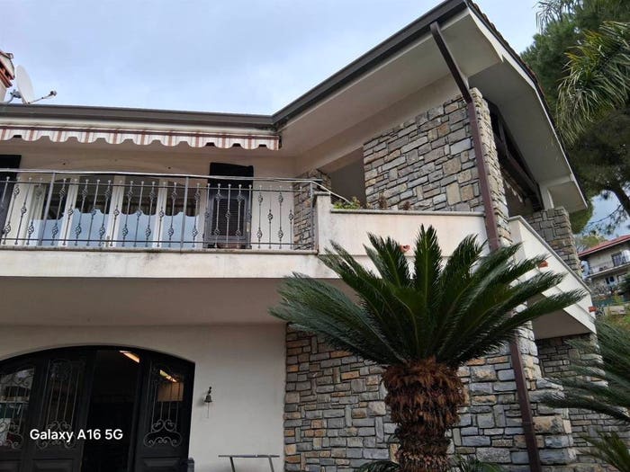 Casa con 6 locali in vendita in Centro, Bordighera