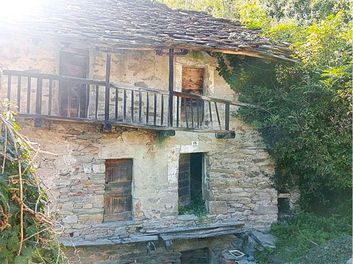 Casa con 6 locali in vendita in Frazione Marine, Perloz