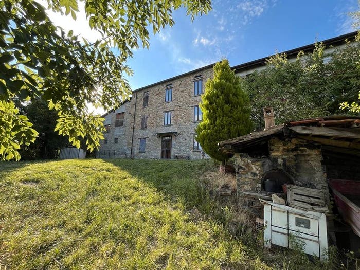 Casa con 6 locali in vendita in Località Berni, Bardi