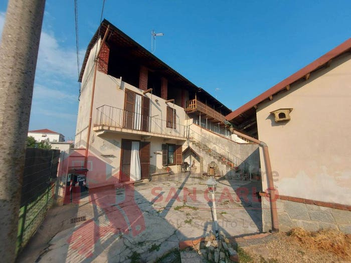 Casa quadrilocale in vendita in Via San Carlo, Centro, Ciriè