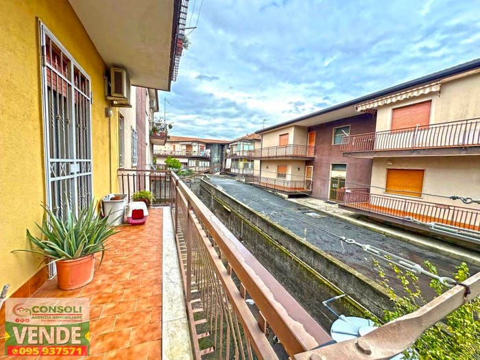 Appartamento quadrilocale in vendita in Via Luigi Settembrini, Centro, Giarre