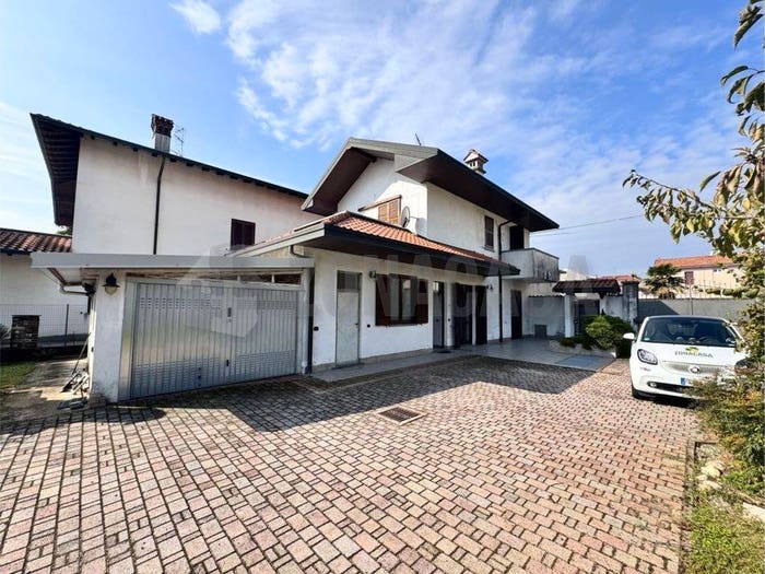 Casa con 5 locali in vendita in Via Reno, Centro, Lonate Pozzolo