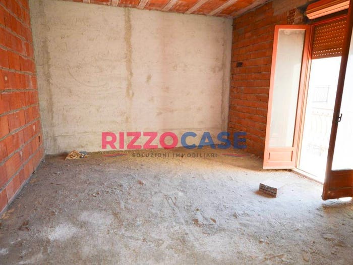 Appartamento quadrilocale in vendita in Via del Sole, Mirto, Crosia