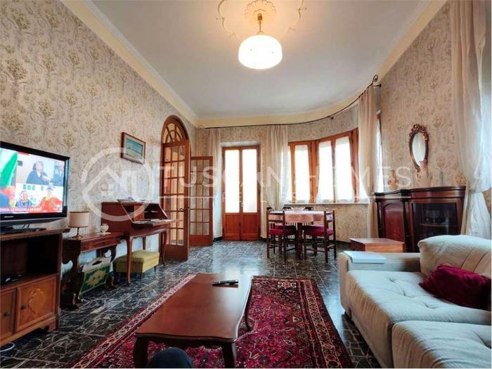 Casa con 6 locali in vendita in Centro, Barga
