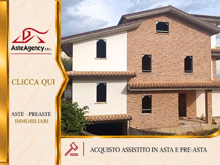 Casa con 6 locali in vendita in Via Risorgimento snc, Montefino