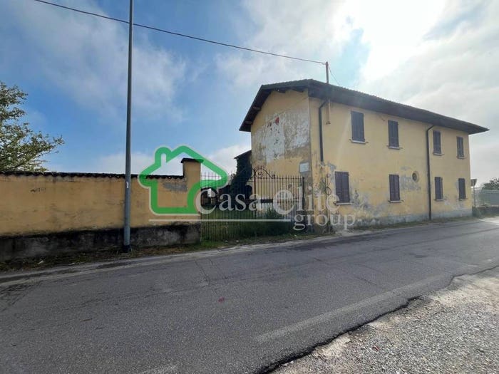 Casa con 6 locali in vendita in Via San Lorenzo, Centro, Lodi Vecchio