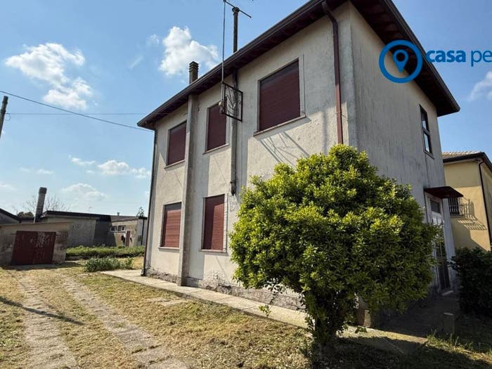 Casa quadrilocale in vendita in Via Antonio Gramsci, Centro, Gavello
