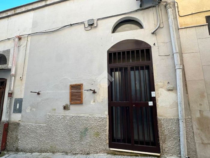 Casa monolocale in vendita in Vico Pietro Giannone, Centro, Canosa di Puglia