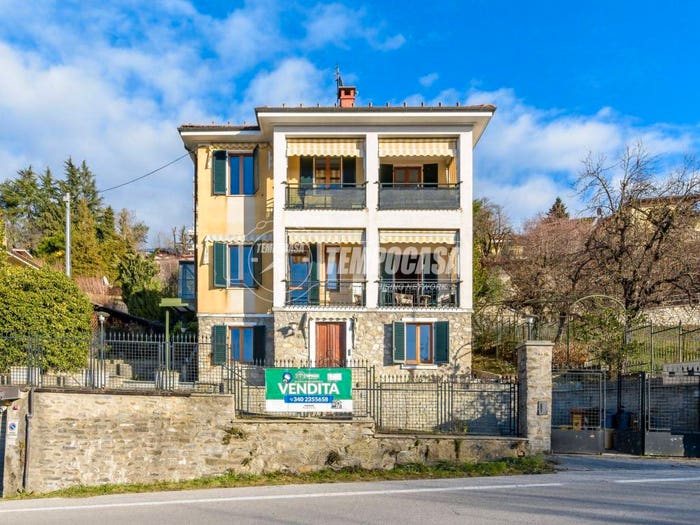 Casa con 6 locali in vendita in Via Nino Carboneri, Piazza, Mondovì