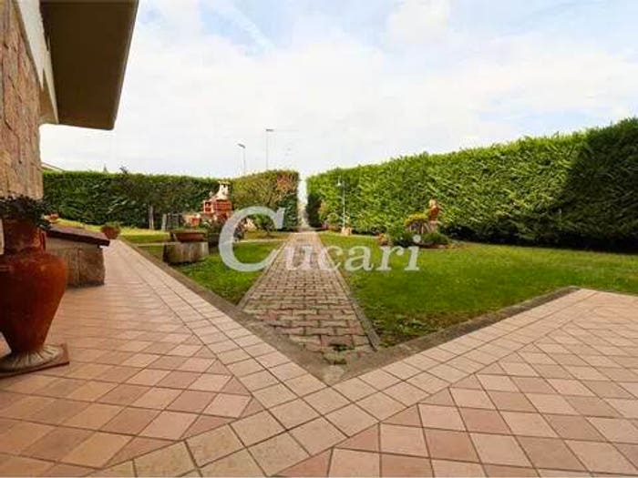 Casa con 6 locali in vendita in Via Tevere No Number, Tor San Lorenzo Nuova California, Ardea