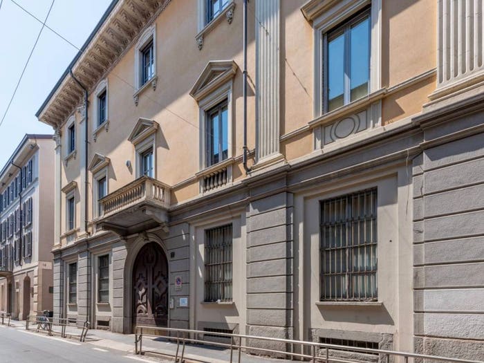 Appartamento con 6 locali in vendita in Via Savona, Solari, Milano