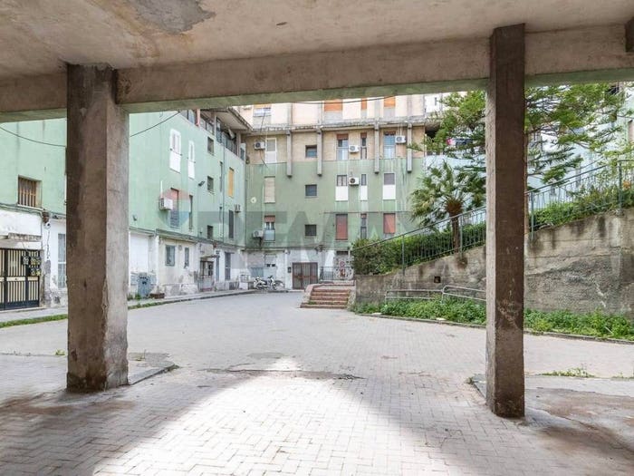 Appartamento trilocale in vendita in Palermo Indipendenza, Catania