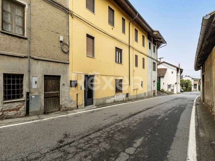 Appartamento quadrilocale in vendita in Via Perosio, Centro, Caravino