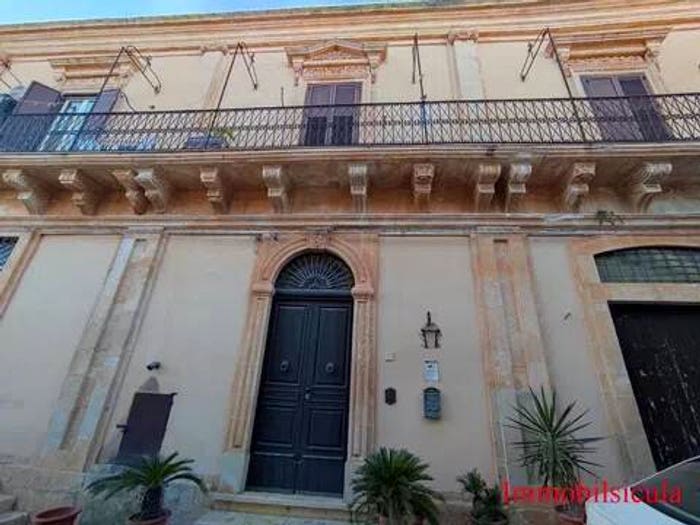 Casa con 6 locali in vendita in Corso Vittorio Emanuele No Number, Centro, Ispica