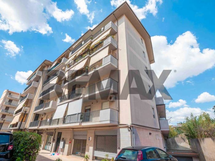 Appartamento con 6 locali in vendita in Via Resistenza Partigiana, Modica Sorda, Modica