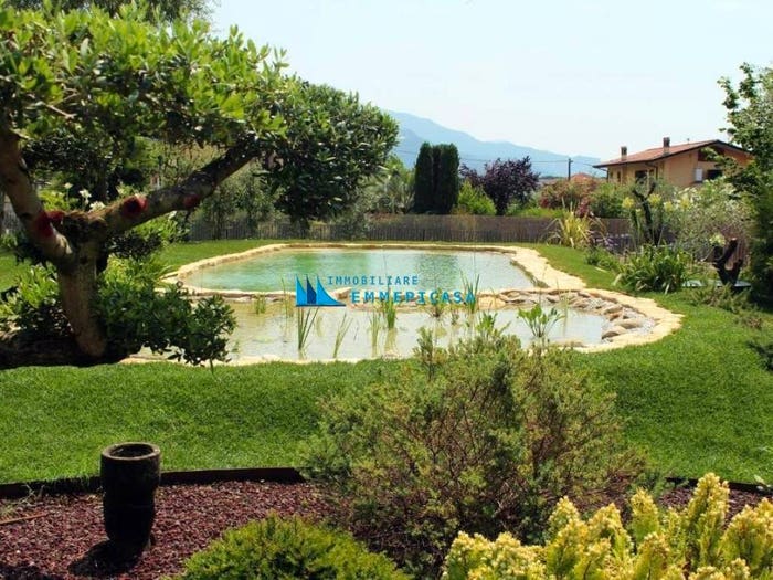 Casa con 6 locali in vendita in zona industriale, Romagnano, Massa