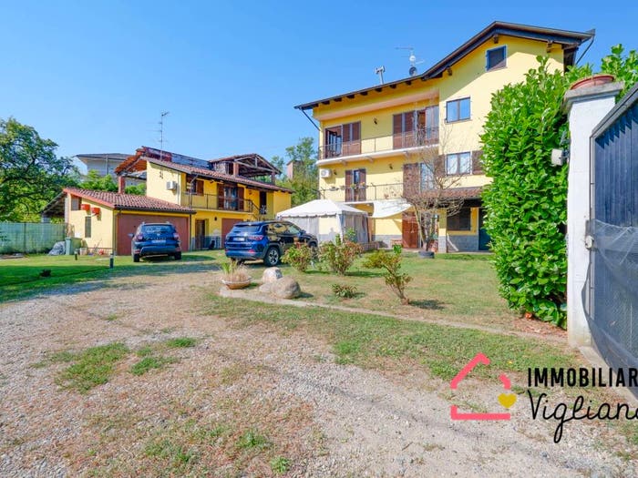 Casa con 6 locali in vendita in Via Pistino, Ceresane Curanuova, Mongrando