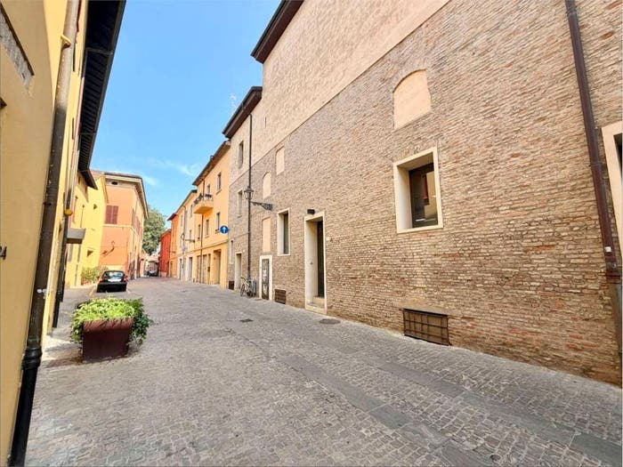 Appartamento bilocale in vendita in Esclusivo bilocale con ascensore vista sui tetti, Centro Storico, Imola