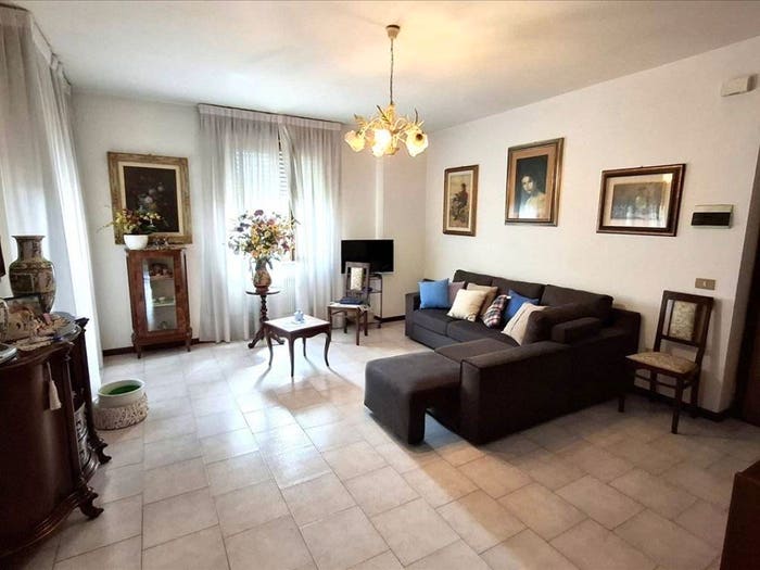 Appartamento trilocale in vendita in STRADA STATALE, Centro, Rivergaro