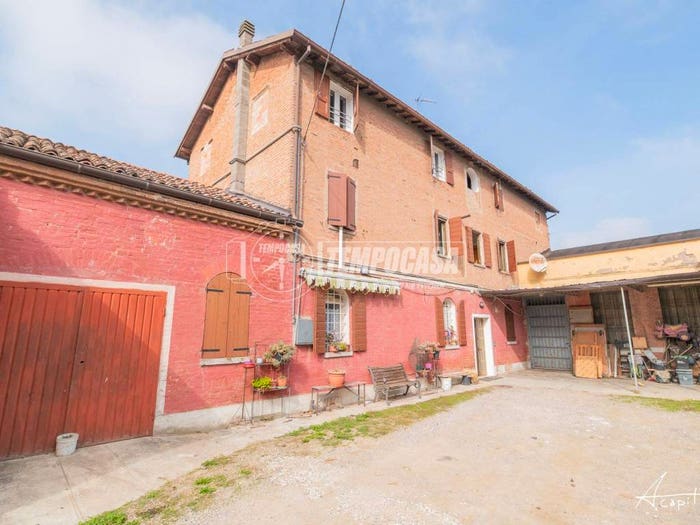 Casa con 6 locali in vendita in Strada Gherlino, Ganaceto Lesignana, Modena