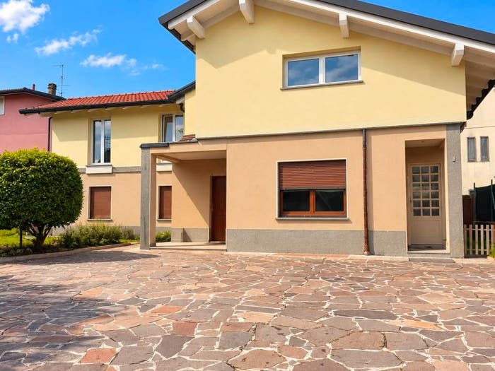 Casa quadrilocale in vendita in Centro, Fino Mornasco