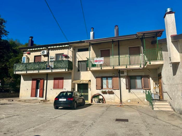 Appartamento trilocale in vendita in Via Profenna, Dipignano