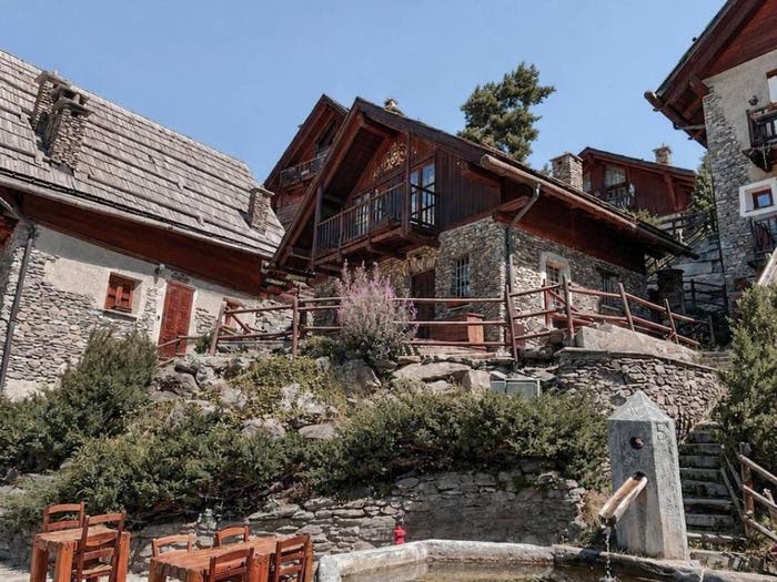 Casa trilocale in vendita in Frazione Bessen Alto, Sauze di Cesana