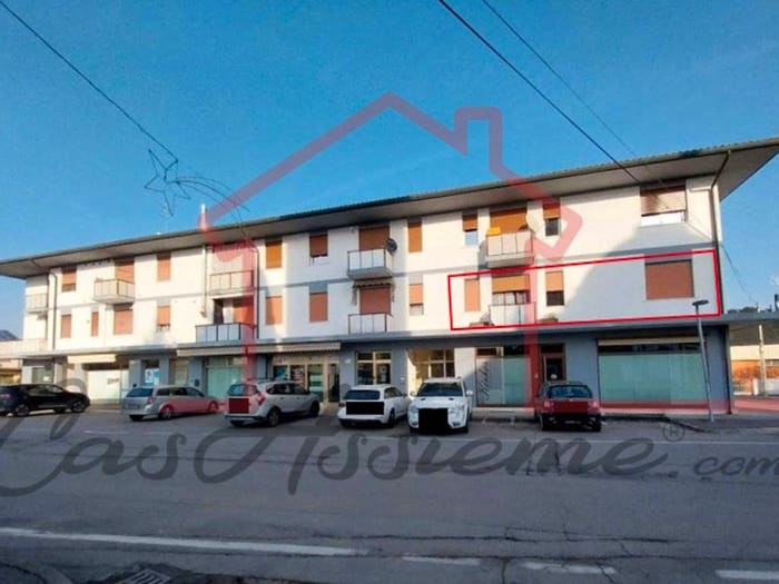Appartamento quadrilocale in vendita in Piazza Guglielmo Marconi, Falzé Signoressa, Trevignano