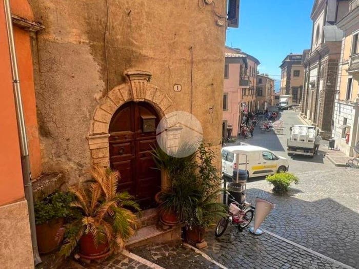 Appartamento con 6 locali in vendita in Via Cesare Battisti, Centro, Paliano