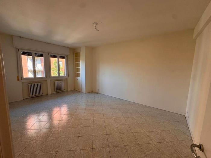 Appartamento trilocale in vendita in Viale Medaglie d'Oro, Sant'Agnese Università, Modena