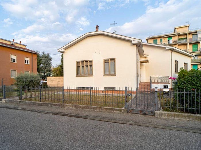 Casa con 6 locali in vendita in Via Niccolò Paganini, Centro, Collecchio