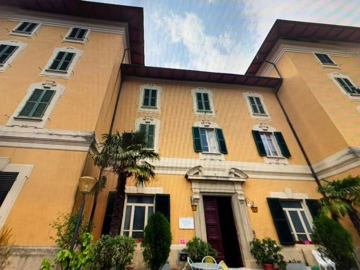 Casa con 6 locali in vendita in Viale Dante Alighieri, Centro, Chianciano Terme