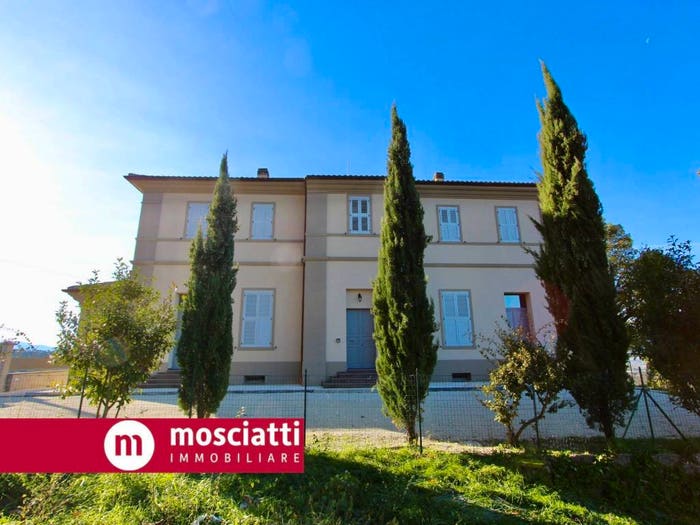 Casa con 6 locali in vendita in Frazione Colferraio, Matelica
