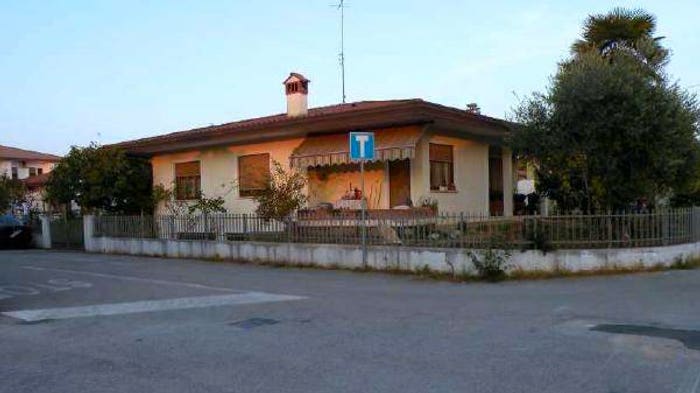 Casa con 5 locali in vendita in Via Piemonte, Centro, Porcia