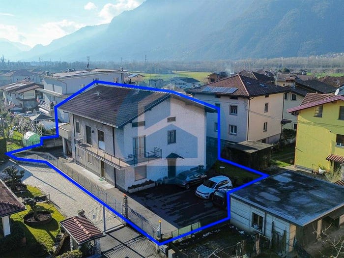 Casa quadrilocale in vendita in Via G Carducci, Centro, Artogne