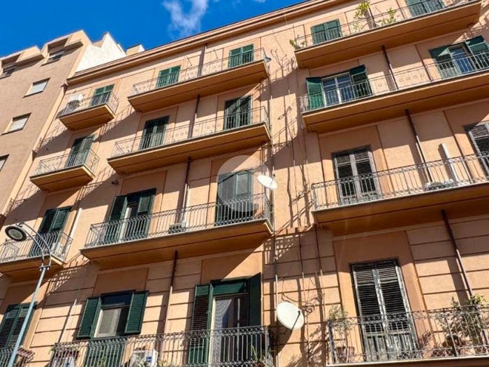 Appartamento trilocale in vendita in Via Malaspina, Malaspina, Palermo
