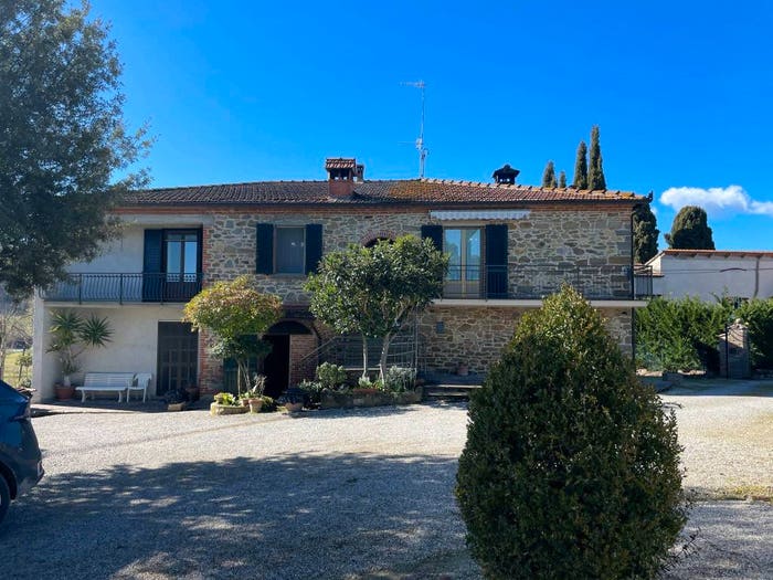 Casa con 6 locali in vendita in Strada Provinciale Procacci, Centro, Lucignano